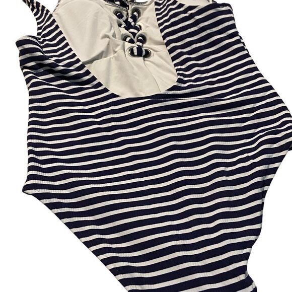 Aerie size XL lined swimsuit built in bra in excellent  condition see pictures - Picture 2 of 2